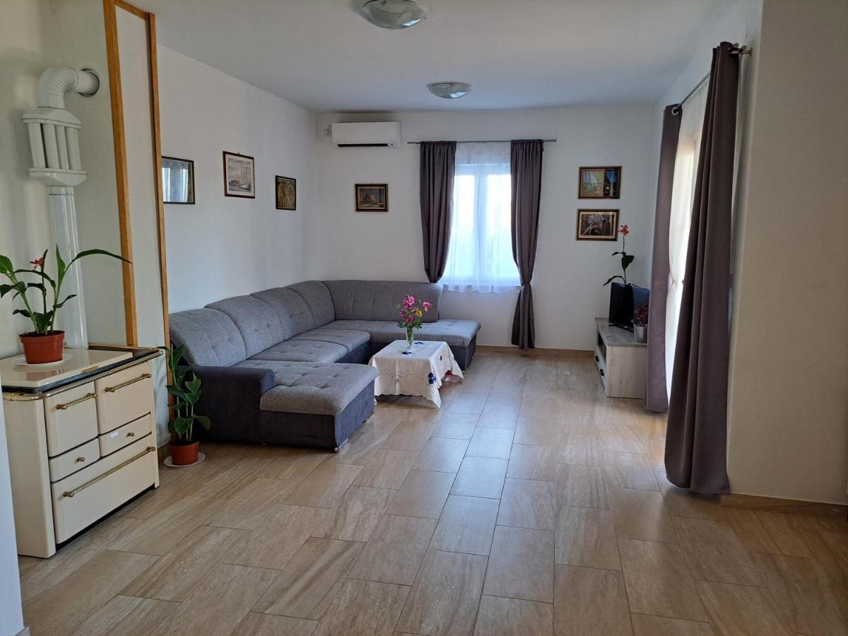 Apartments Marella Скрадин Экстерьер фото